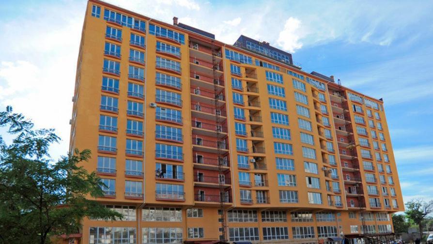Apartment In The Center! Panoramic Windows! Fireplace! Chisinau Bagian luar foto
